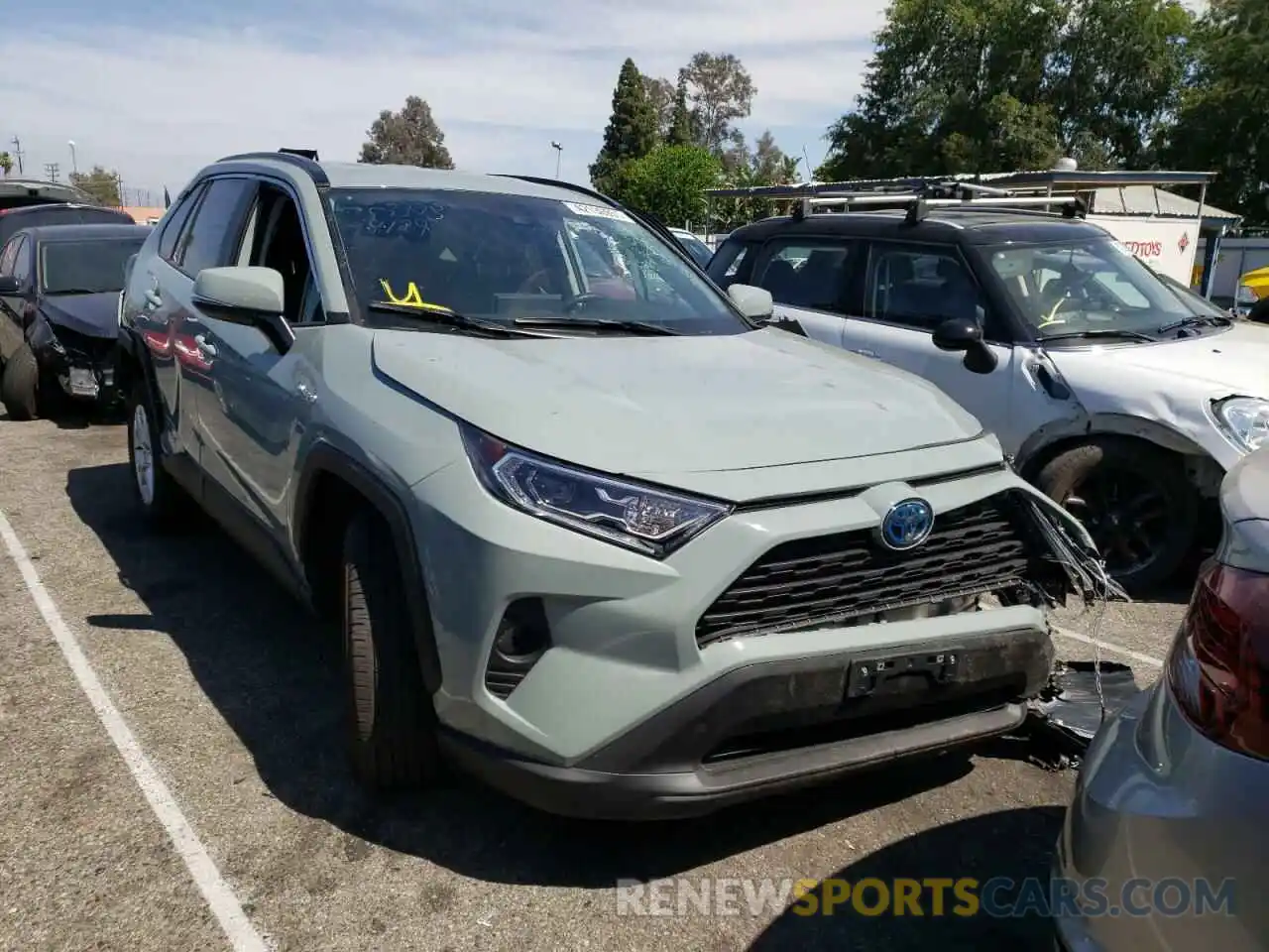 1 Photograph of a damaged car 4T3R6RFV6MU021319 TOYOTA RAV4 2021