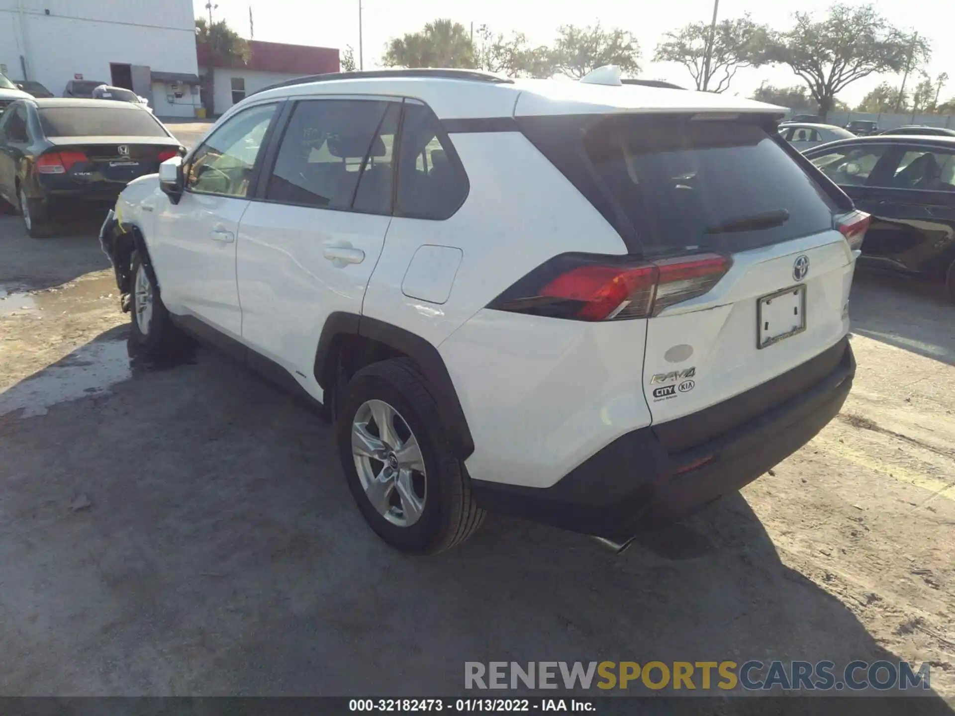 3 Photograph of a damaged car 4T3R6RFV7MU008725 TOYOTA RAV4 2021