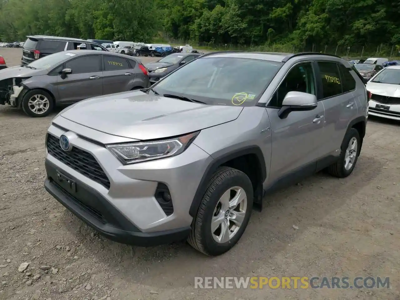 2 Photograph of a damaged car 4T3R6RFV7MU021278 TOYOTA RAV4 2021