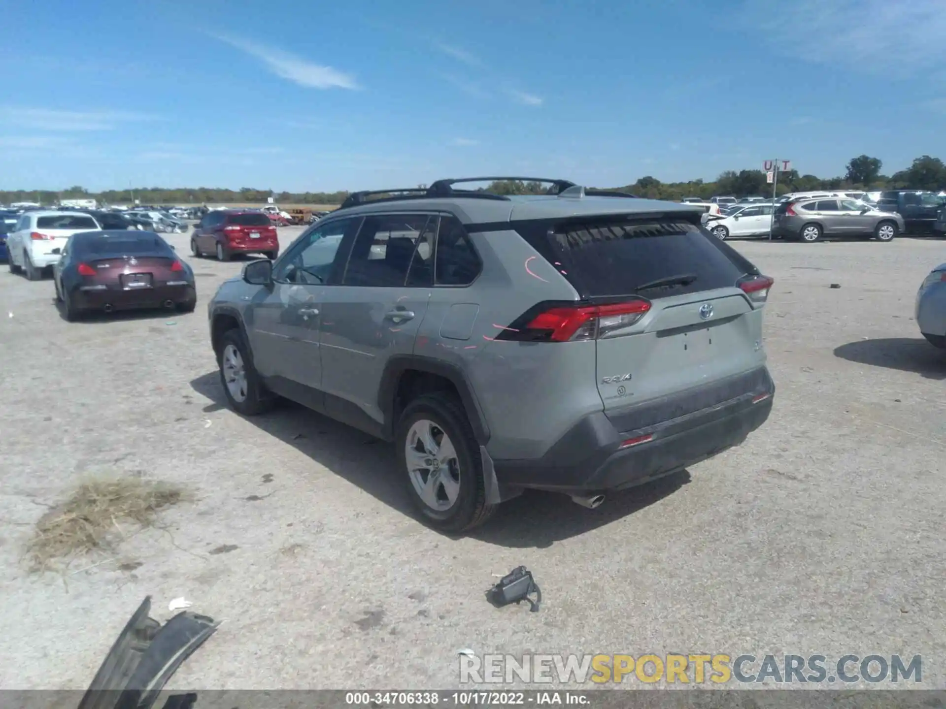 3 Photograph of a damaged car 4T3R6RFV7MU031020 TOYOTA RAV4 2021