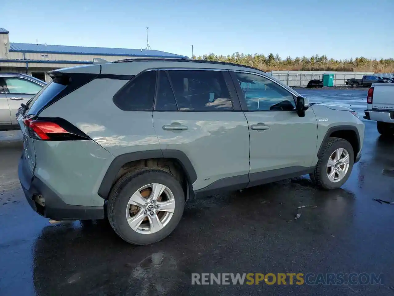 3 Photograph of a damaged car 4T3R6RFV8MU008345 TOYOTA RAV4 2021