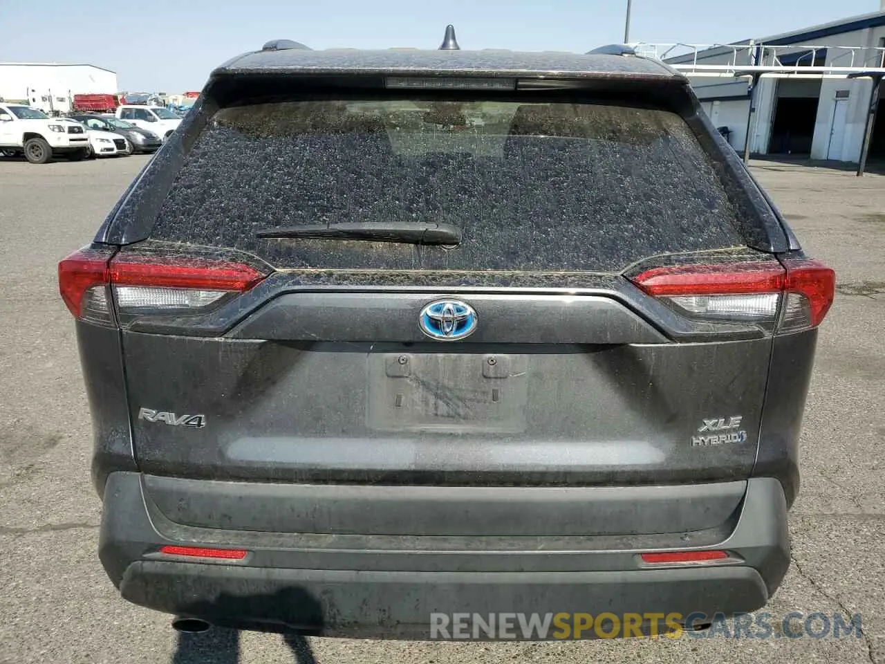 6 Photograph of a damaged car 4T3R6RFV8MU011570 TOYOTA RAV4 2021