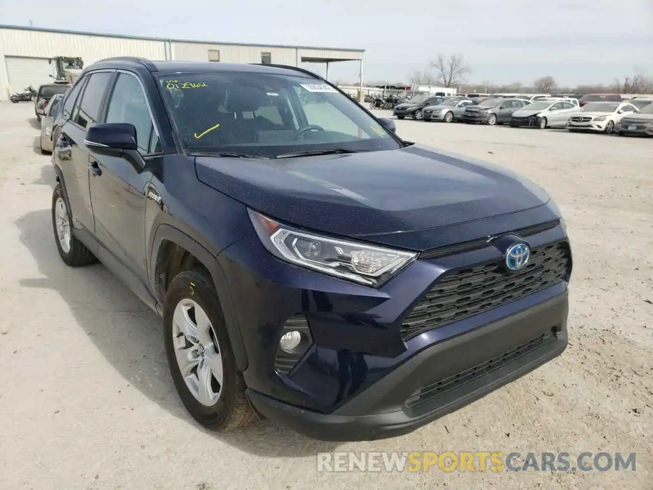 1 Photograph of a damaged car 4T3R6RFV8MU012962 TOYOTA RAV4 2021