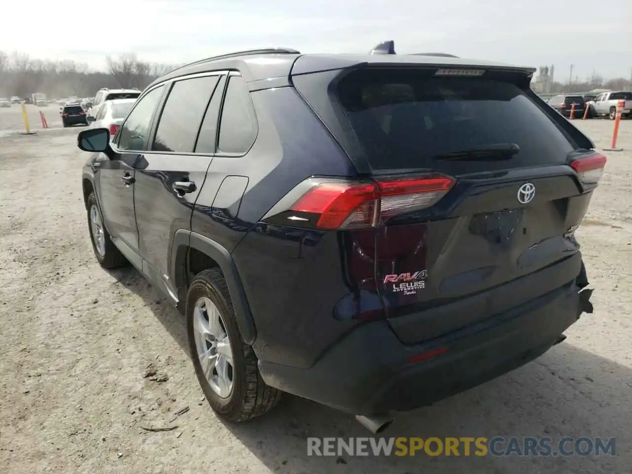 3 Photograph of a damaged car 4T3R6RFV8MU012962 TOYOTA RAV4 2021