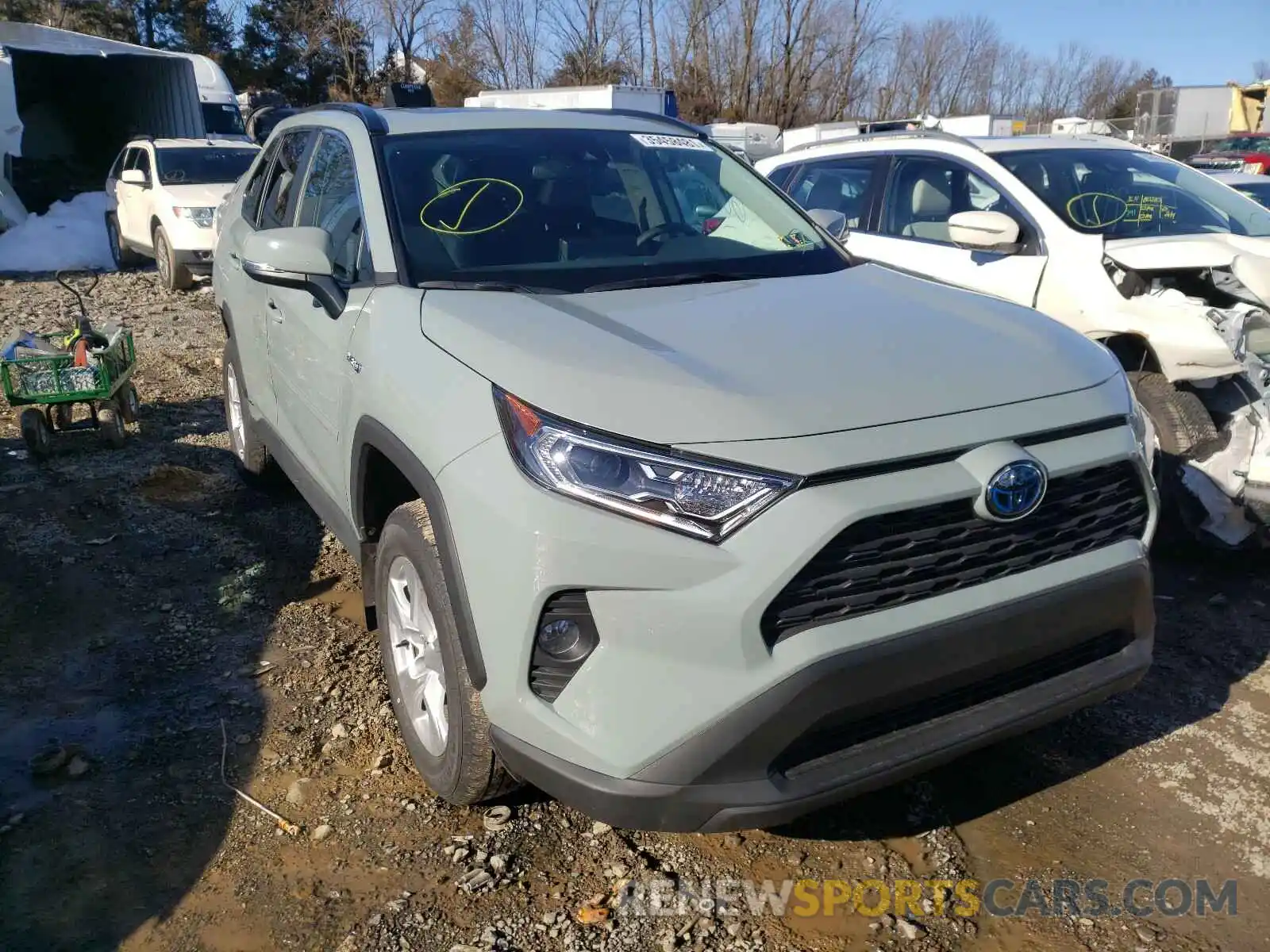 1 Photograph of a damaged car 4T3R6RFV8MU021239 TOYOTA RAV4 2021