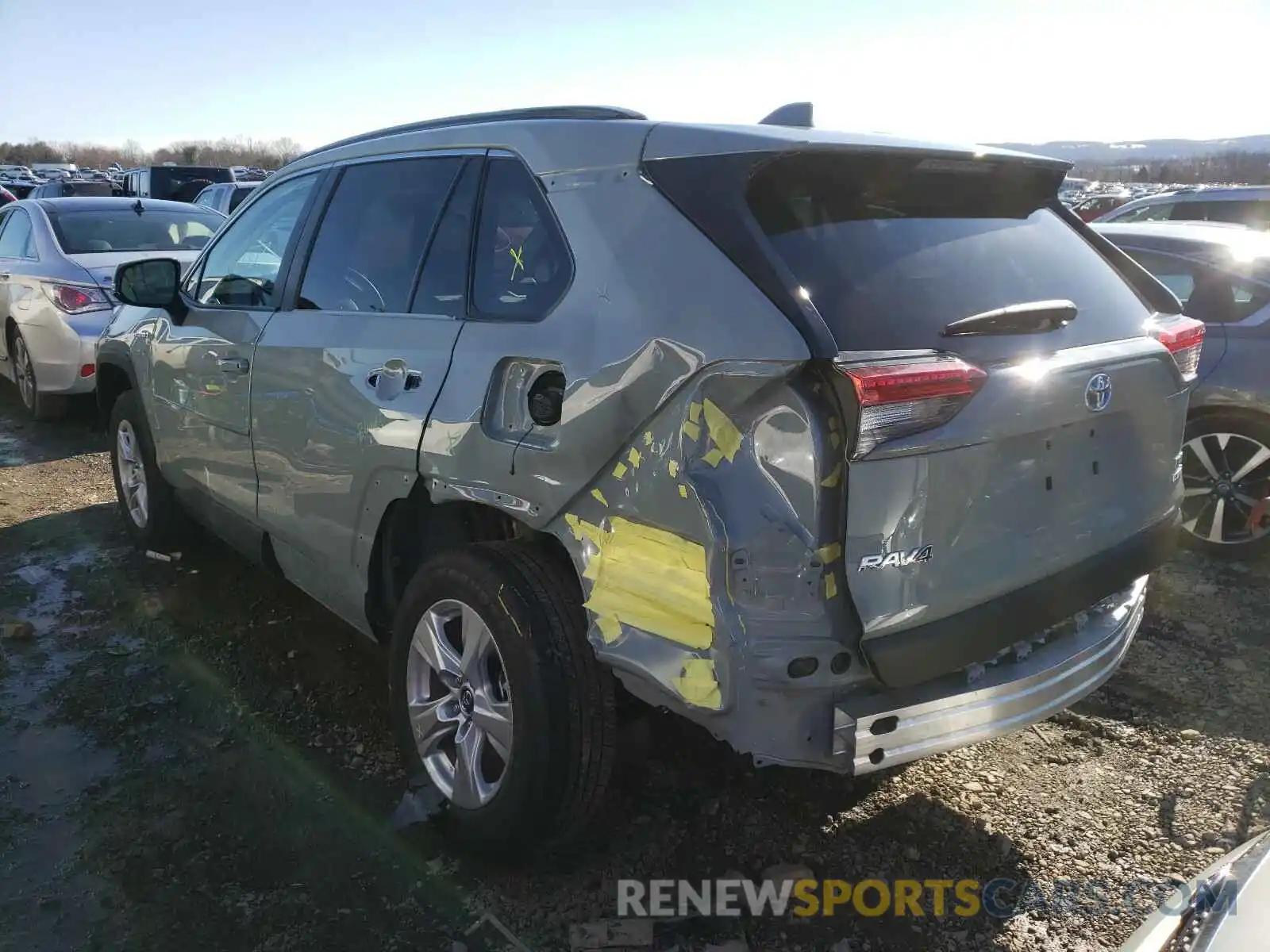 3 Photograph of a damaged car 4T3R6RFV8MU021239 TOYOTA RAV4 2021