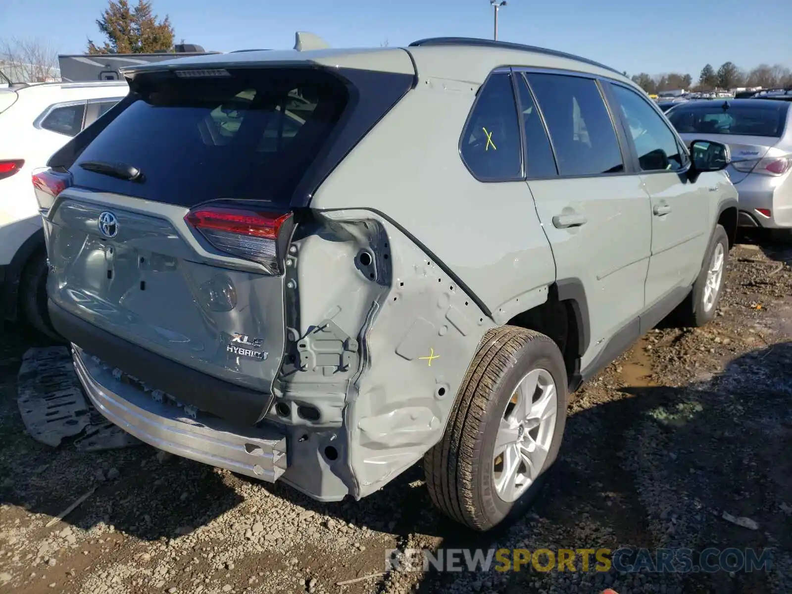 4 Photograph of a damaged car 4T3R6RFV8MU021239 TOYOTA RAV4 2021