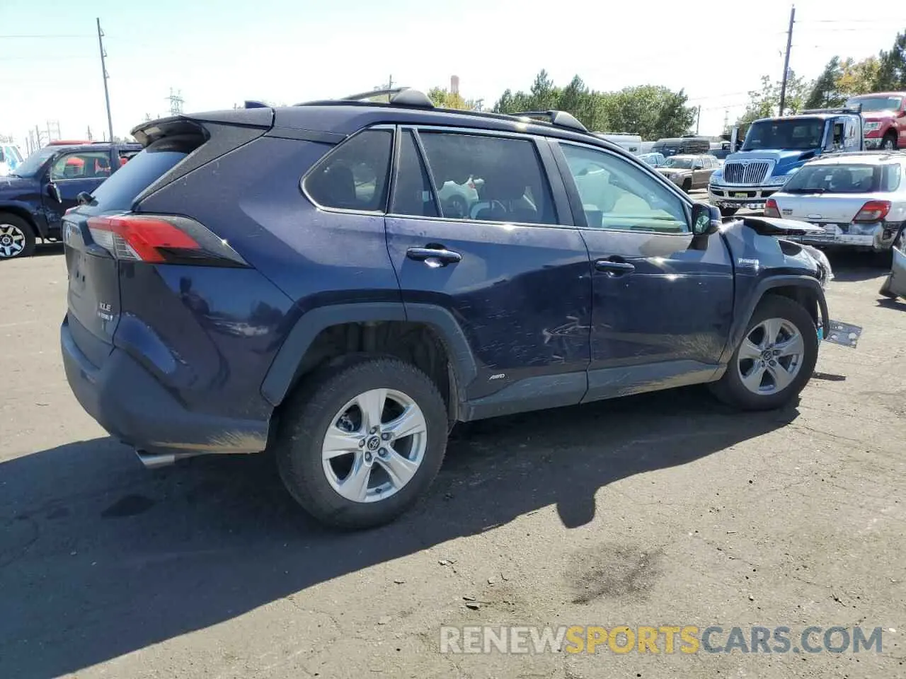 3 Photograph of a damaged car 4T3R6RFV8MU023458 TOYOTA RAV4 2021