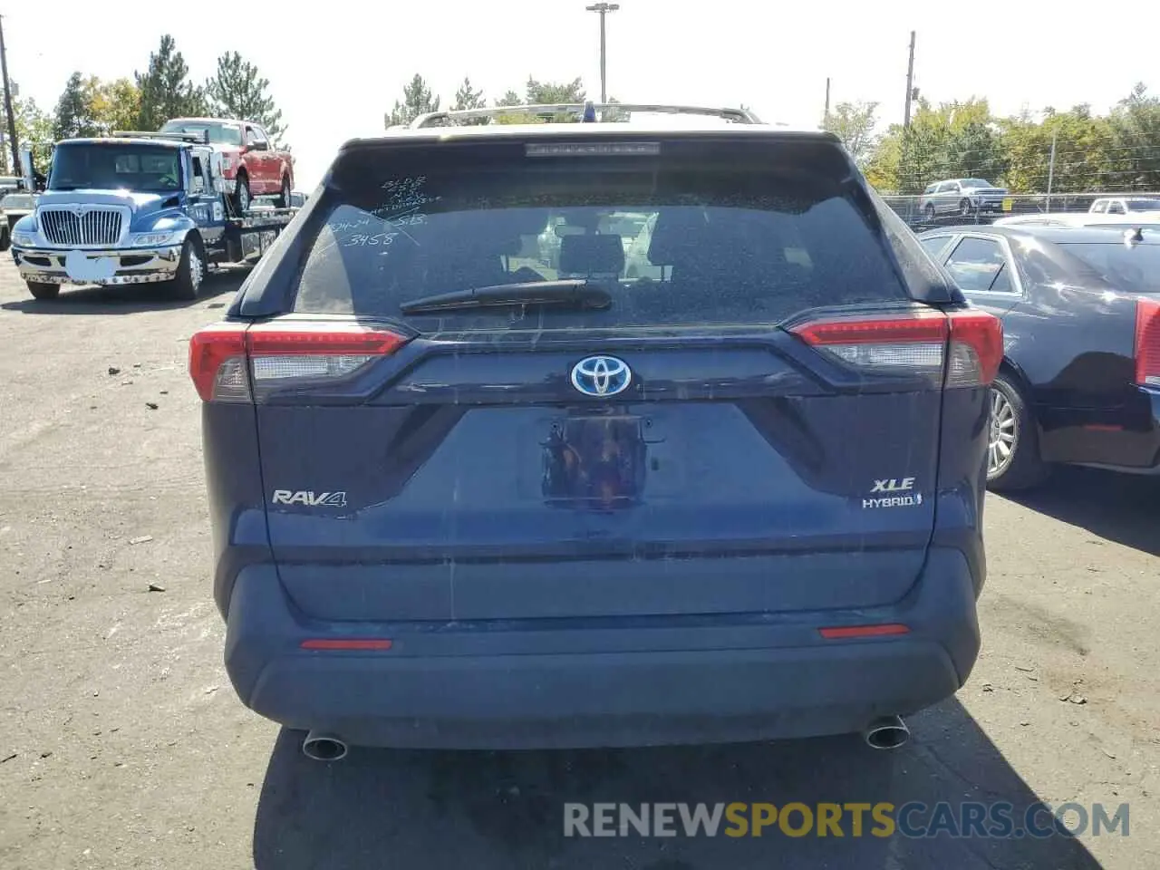 6 Photograph of a damaged car 4T3R6RFV8MU023458 TOYOTA RAV4 2021