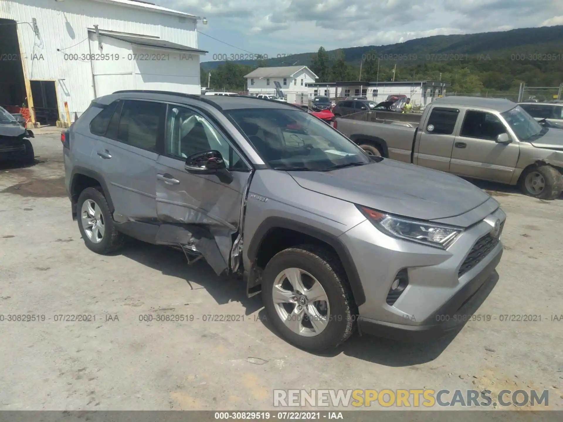 1 Photograph of a damaged car 4T3R6RFV9MU012842 TOYOTA RAV4 2021