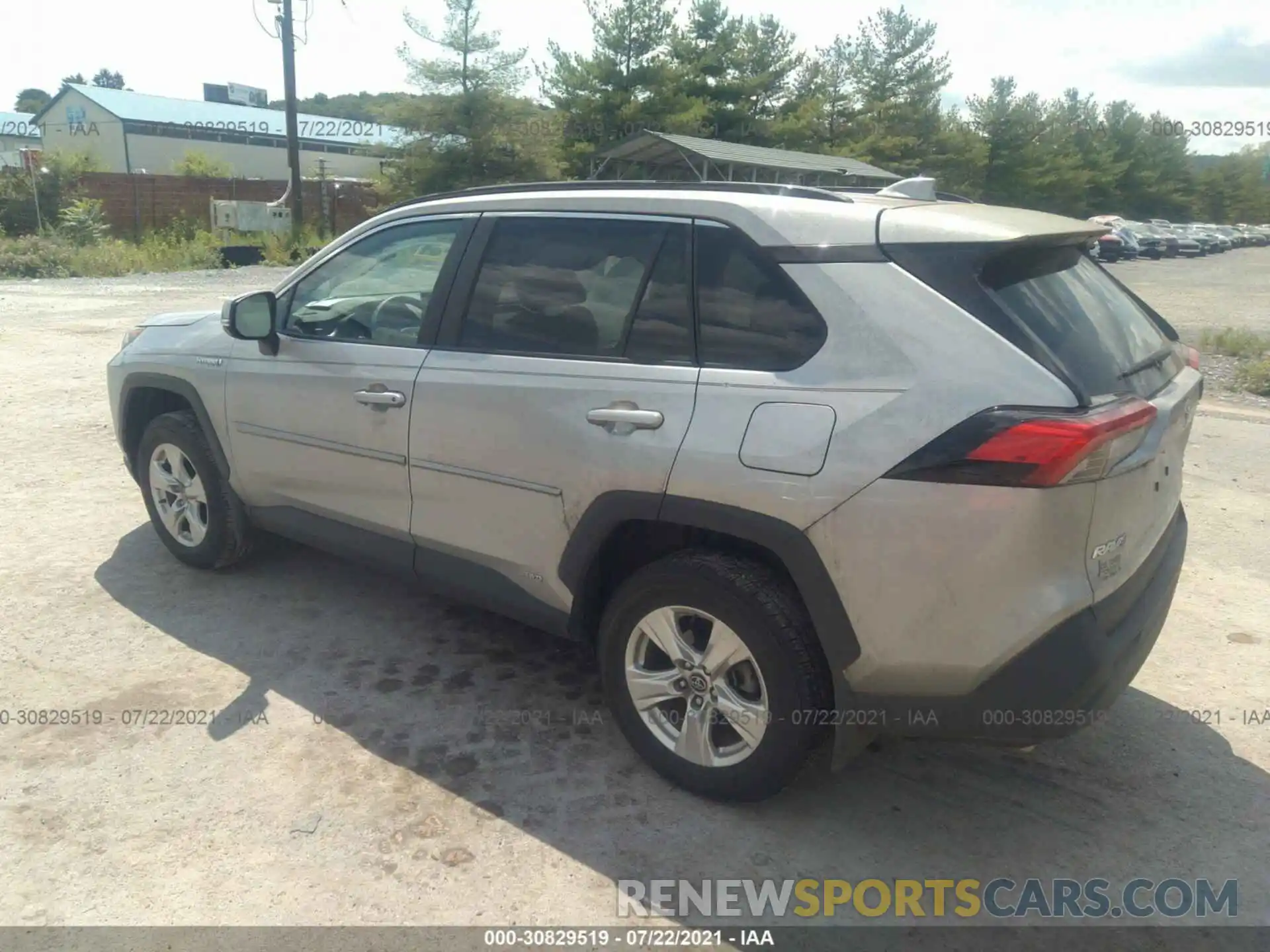 3 Photograph of a damaged car 4T3R6RFV9MU012842 TOYOTA RAV4 2021