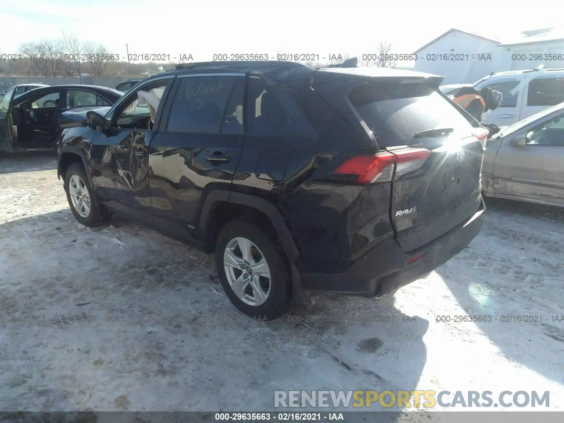 3 Photograph of a damaged car 4T3R6RFV9MU015319 TOYOTA RAV4 2021