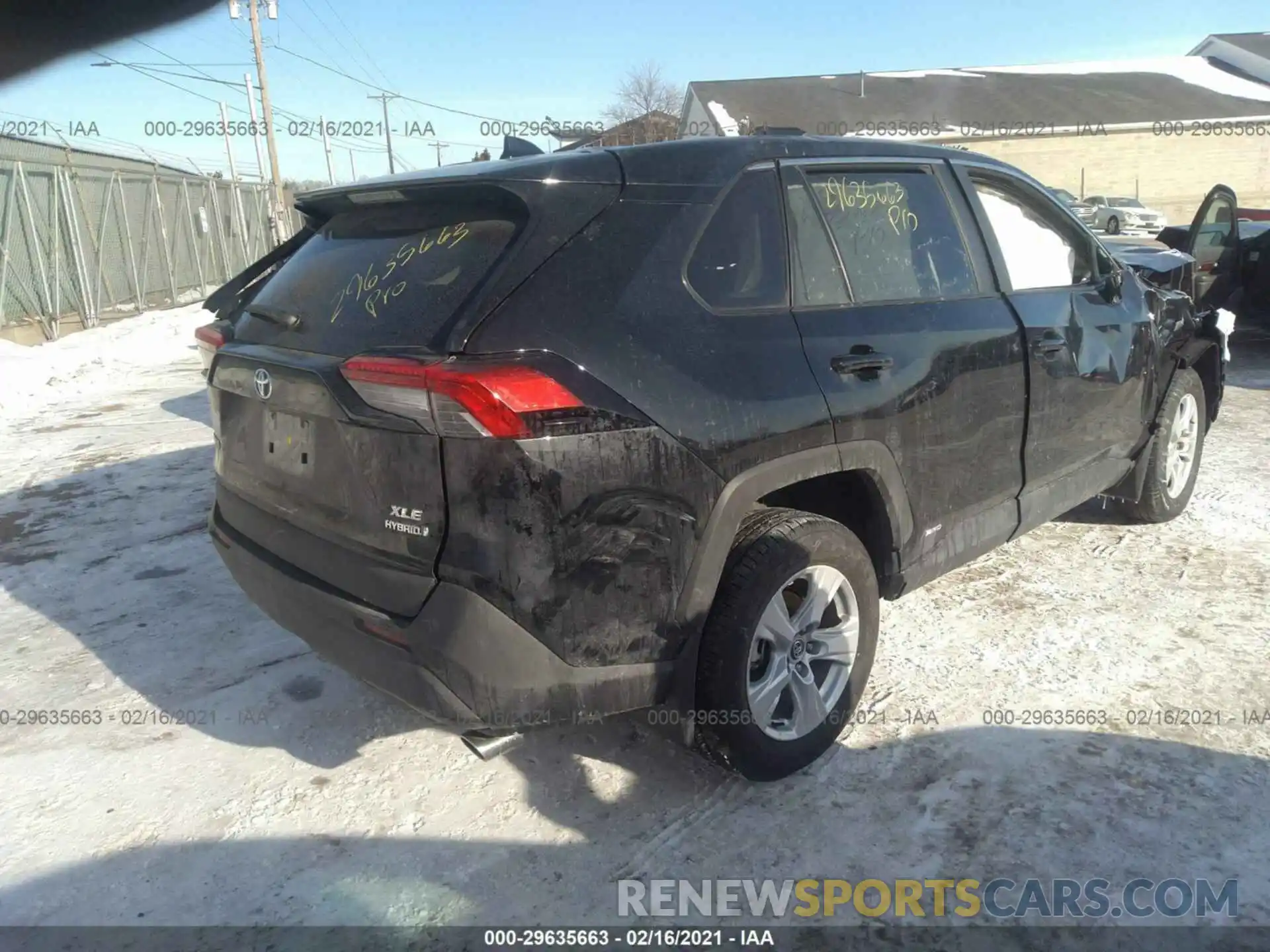 4 Photograph of a damaged car 4T3R6RFV9MU015319 TOYOTA RAV4 2021