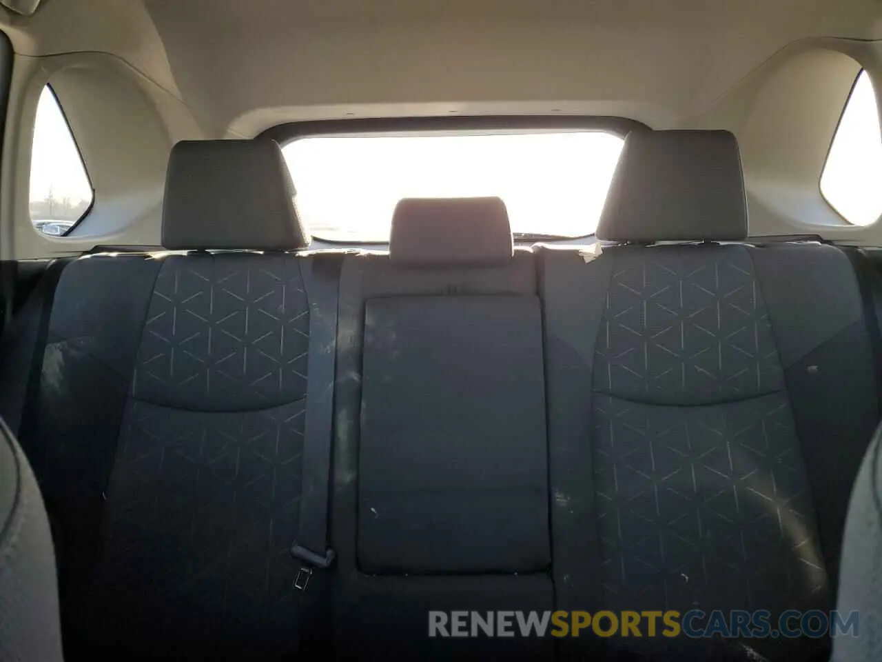 10 Photograph of a damaged car 4T3RWRFV0MU014141 TOYOTA RAV4 2021