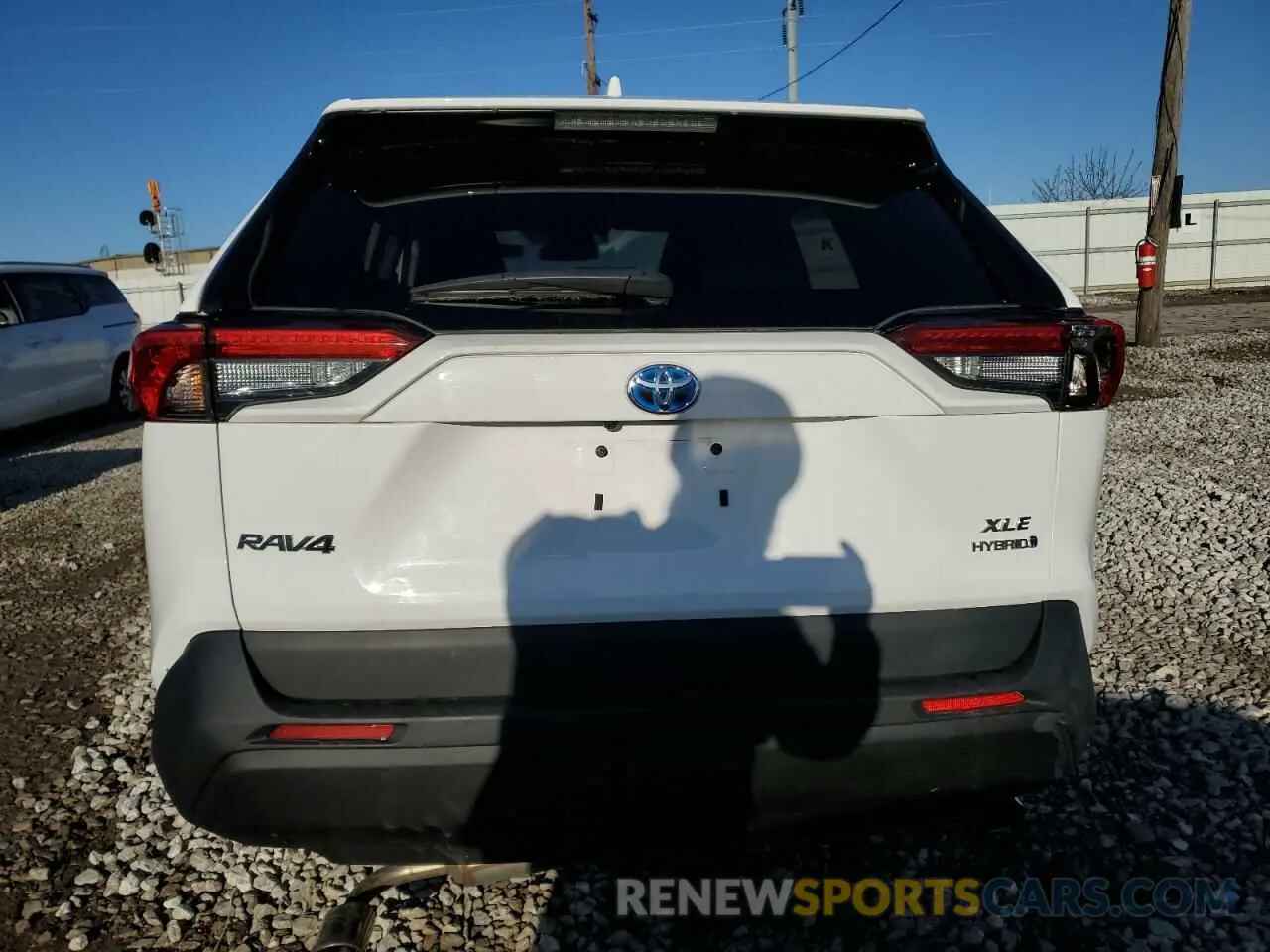 6 Photograph of a damaged car 4T3RWRFV0MU014141 TOYOTA RAV4 2021