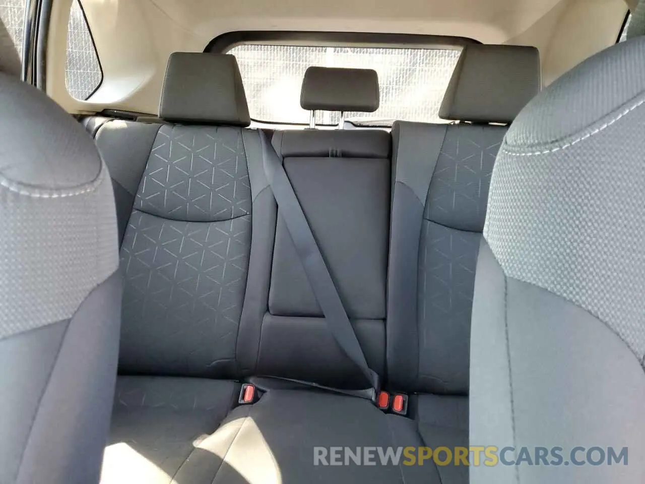10 Photograph of a damaged car 4T3RWRFV0MU020165 TOYOTA RAV4 2021