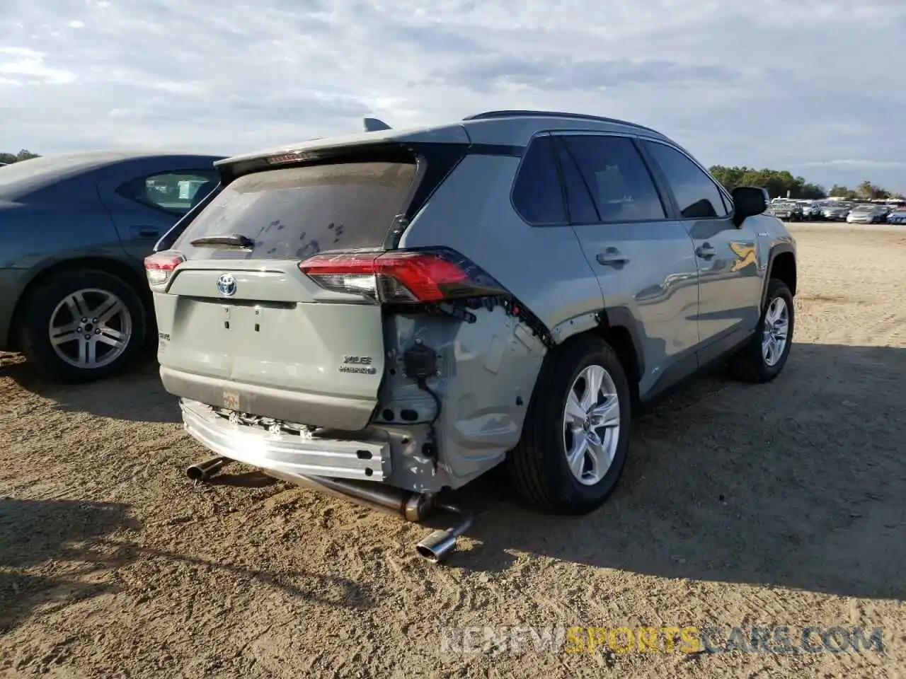 4 Photograph of a damaged car 4T3RWRFV1MU044071 TOYOTA RAV4 2021