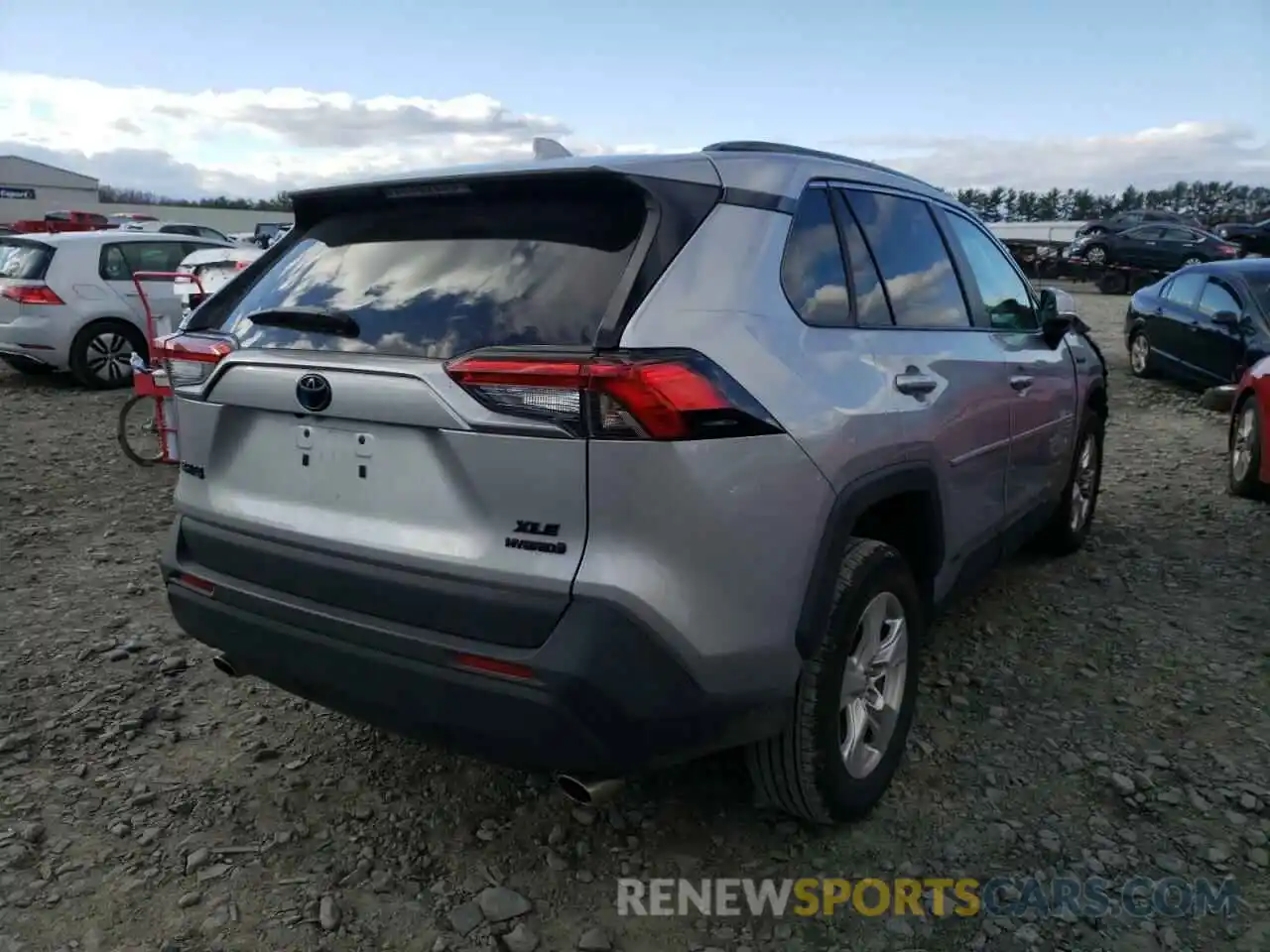 4 Photograph of a damaged car 4T3RWRFV3MU015056 TOYOTA RAV4 2021