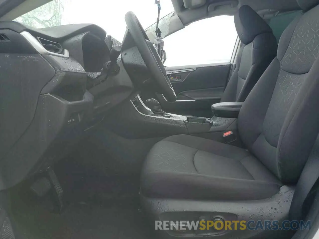7 Photograph of a damaged car 4T3RWRFV3MU033573 TOYOTA RAV4 2021