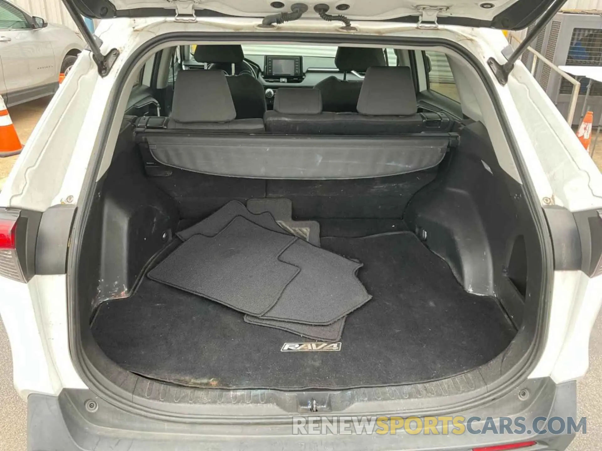 11 Photograph of a damaged car 4T3RWRFV4MU030858 TOYOTA RAV4 2021