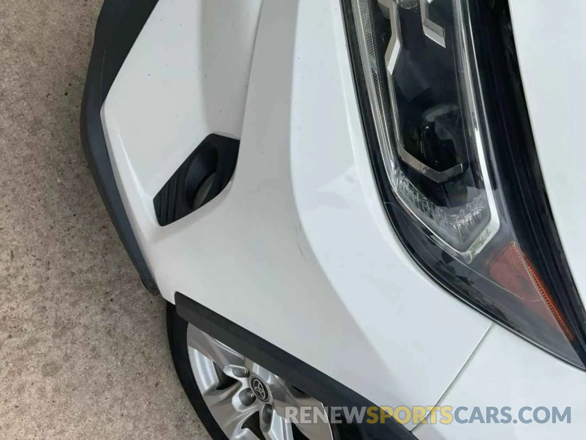18 Photograph of a damaged car 4T3RWRFV4MU030858 TOYOTA RAV4 2021