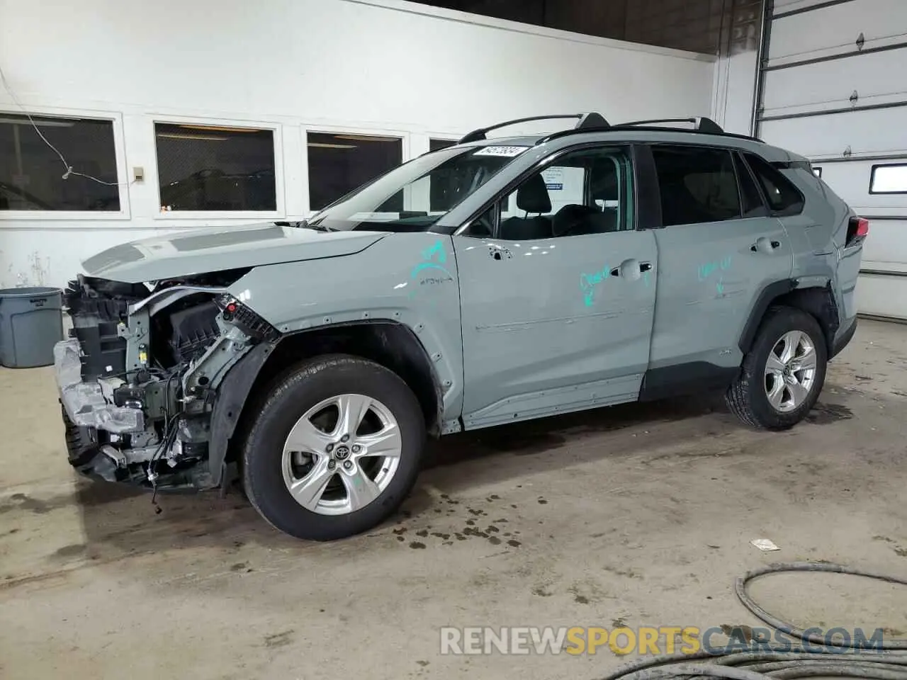 1 Photograph of a damaged car 4T3RWRFV4MU042590 TOYOTA RAV4 2021