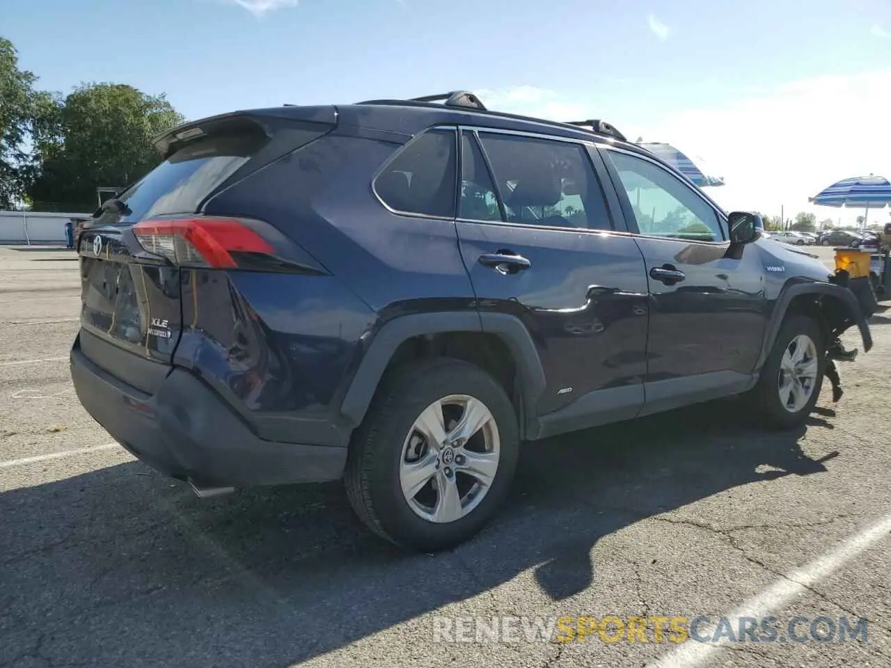 3 Photograph of a damaged car 4T3RWRFV4MU043125 TOYOTA RAV4 2021
