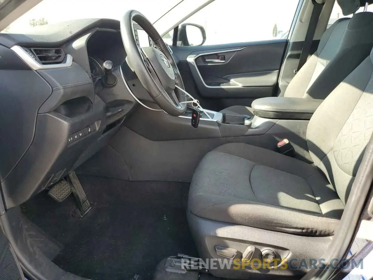 7 Photograph of a damaged car 4T3RWRFV4MU043125 TOYOTA RAV4 2021
