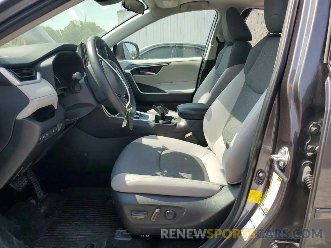 7 Photograph of a damaged car 4T3RWRFV5MU043781 TOYOTA RAV4 2021