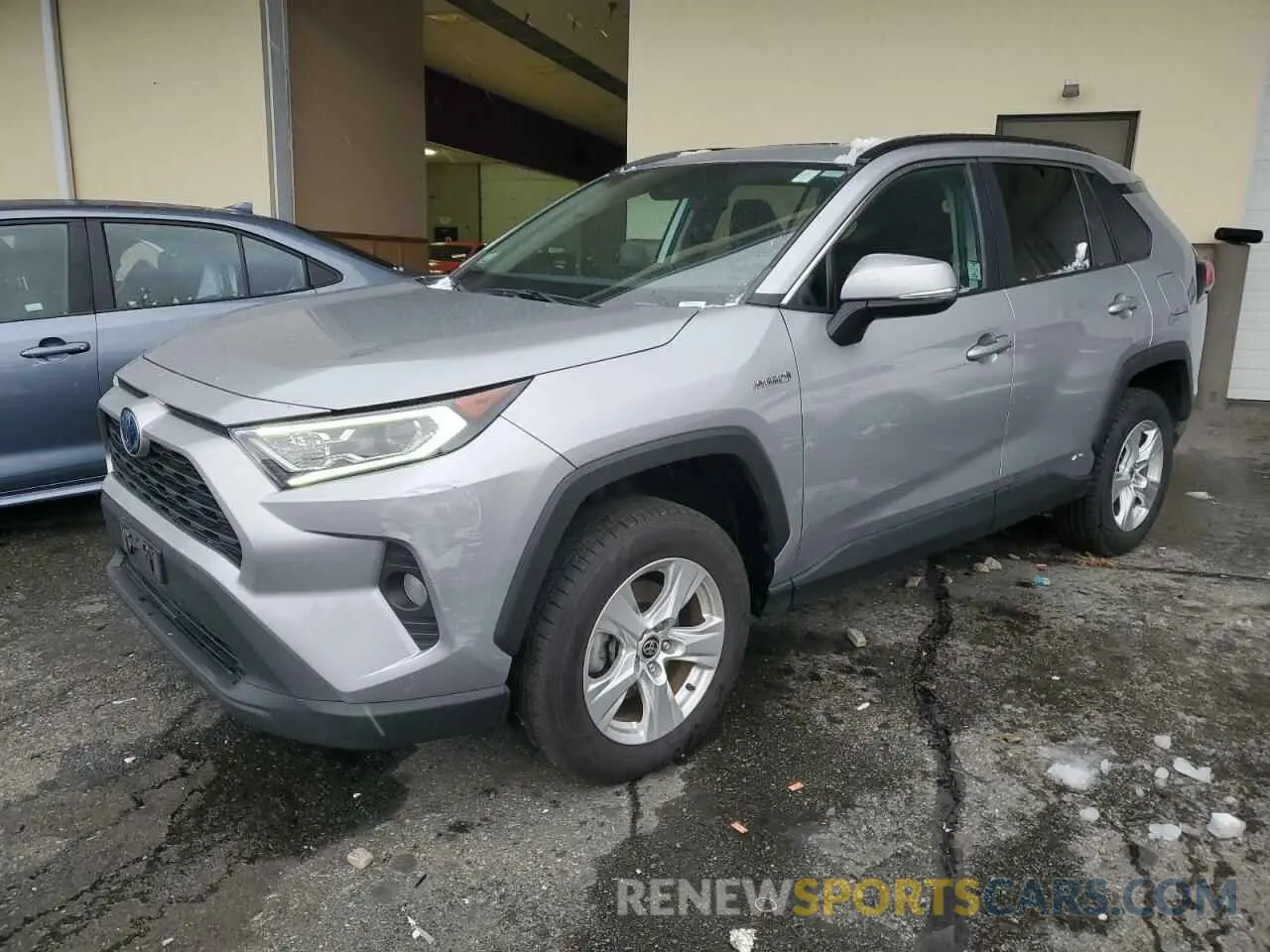 1 Photograph of a damaged car 4T3RWRFV6MU023944 TOYOTA RAV4 2021