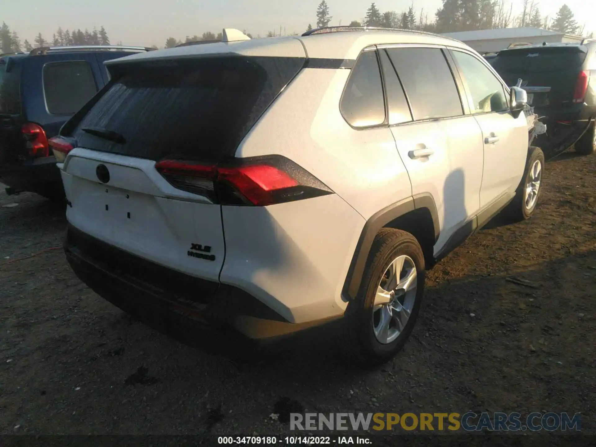 4 Photograph of a damaged car 4T3RWRFV6MU032076 TOYOTA RAV4 2021