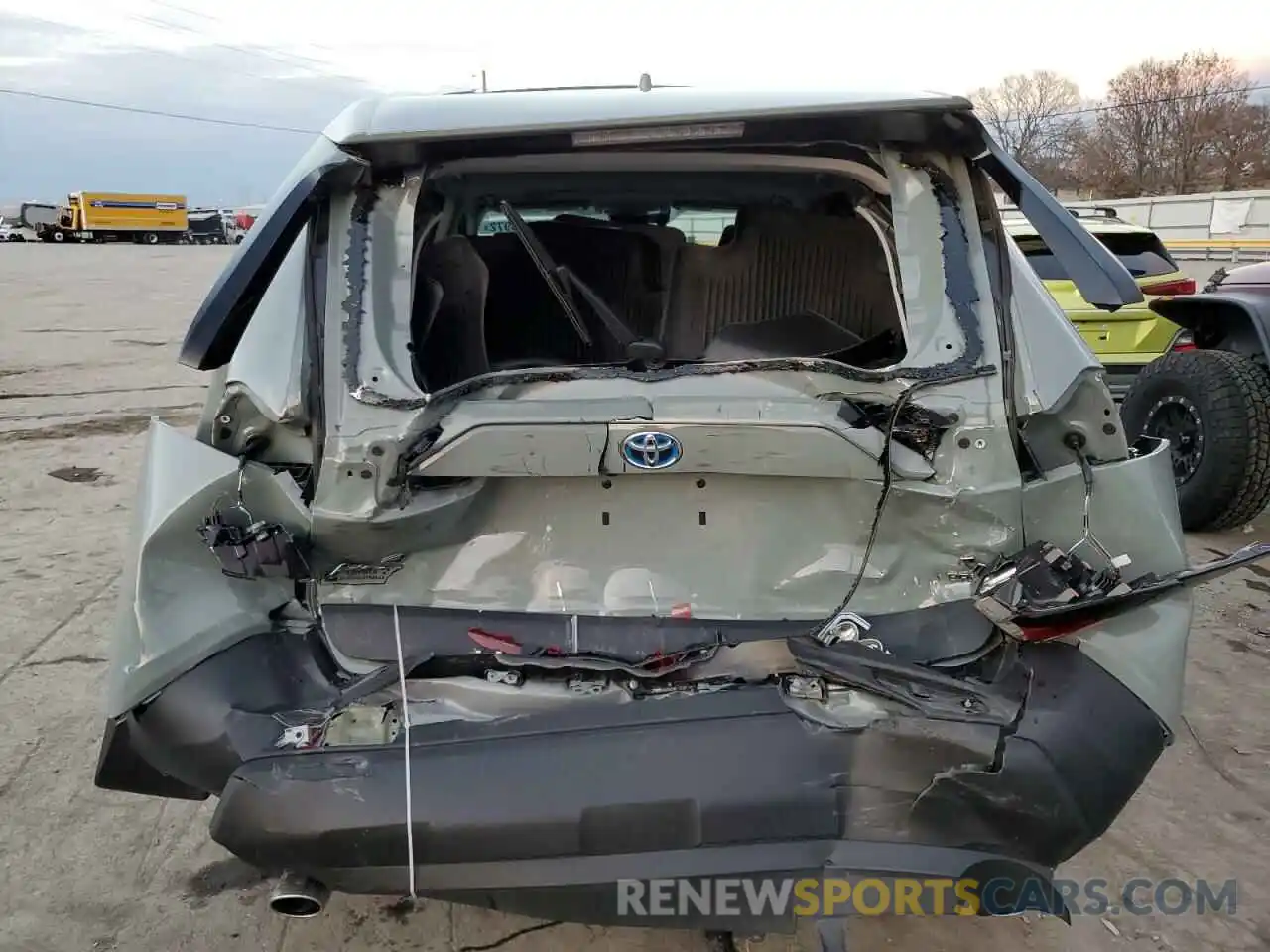 6 Photograph of a damaged car 4T3RWRFV6MU034121 TOYOTA RAV4 2021