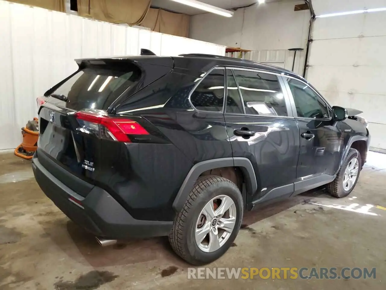 3 Photograph of a damaged car 4T3RWRFV8MU031060 TOYOTA RAV4 2021
