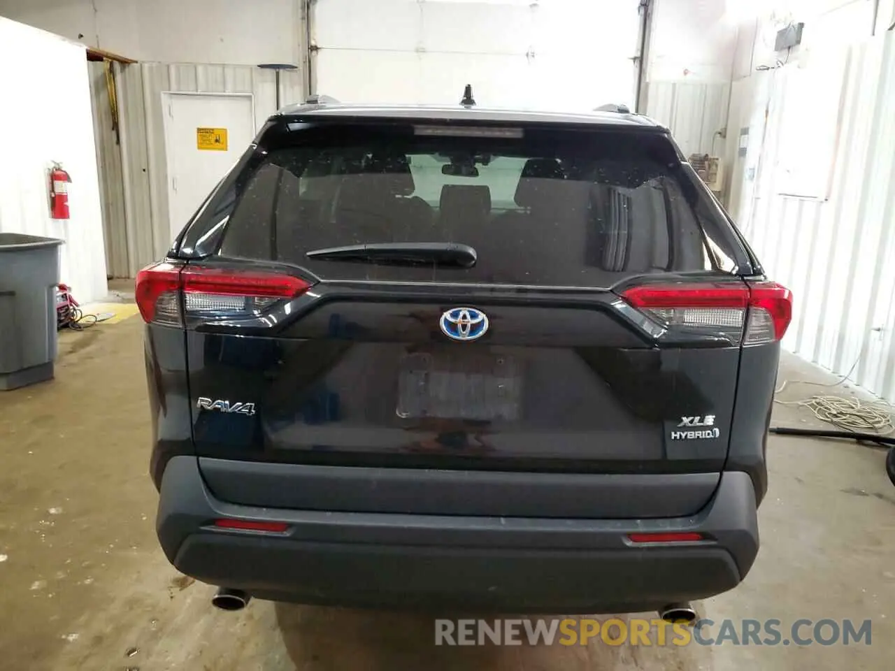 6 Photograph of a damaged car 4T3RWRFV8MU031060 TOYOTA RAV4 2021