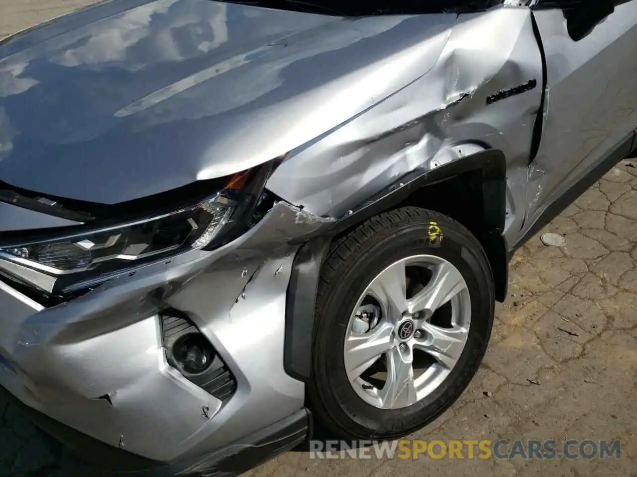 9 Photograph of a damaged car 4T3RWRFV8MU040261 TOYOTA RAV4 2021