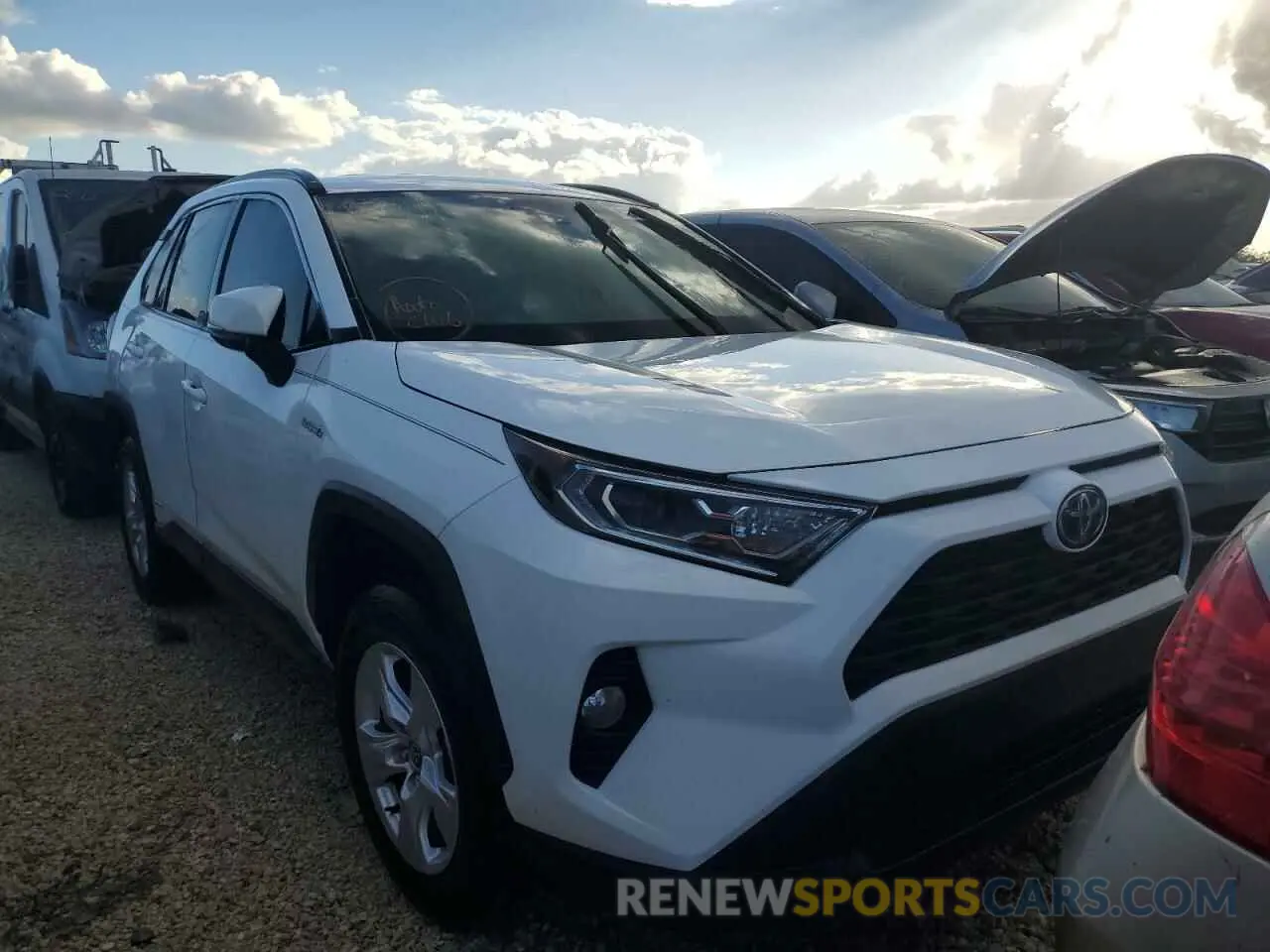 1 Photograph of a damaged car 4T3RWRFVXMU028421 TOYOTA RAV4 2021