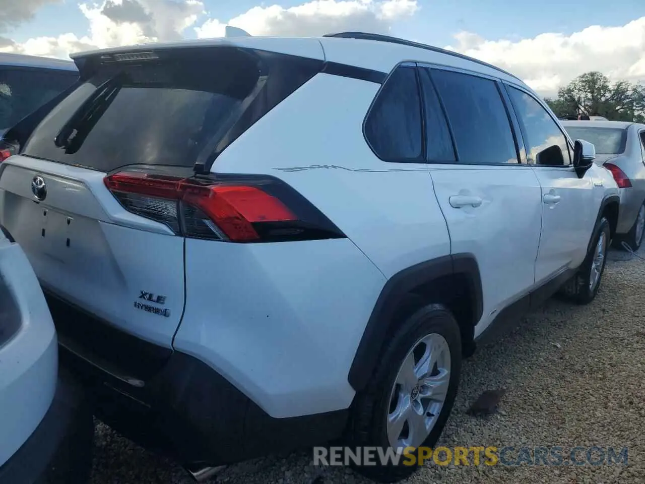 4 Photograph of a damaged car 4T3RWRFVXMU028421 TOYOTA RAV4 2021