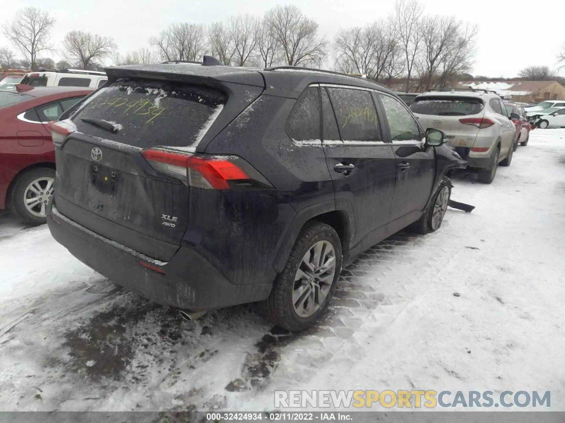 4 Photograph of a damaged car JTMA1RFV6MD072294 TOYOTA RAV4 2021