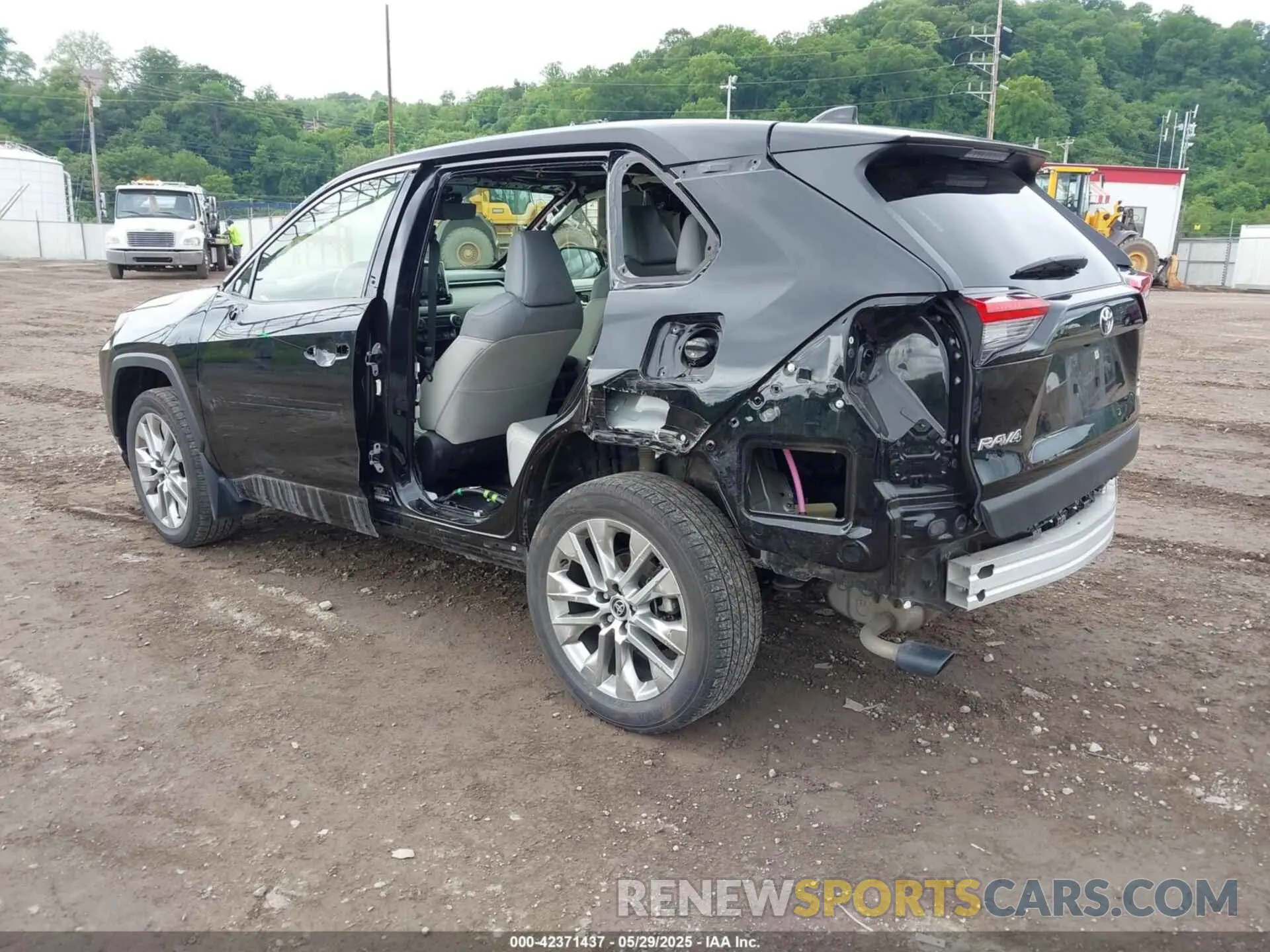 3 Photograph of a damaged car JTMA1RFV8MD069137 TOYOTA RAV4 2021