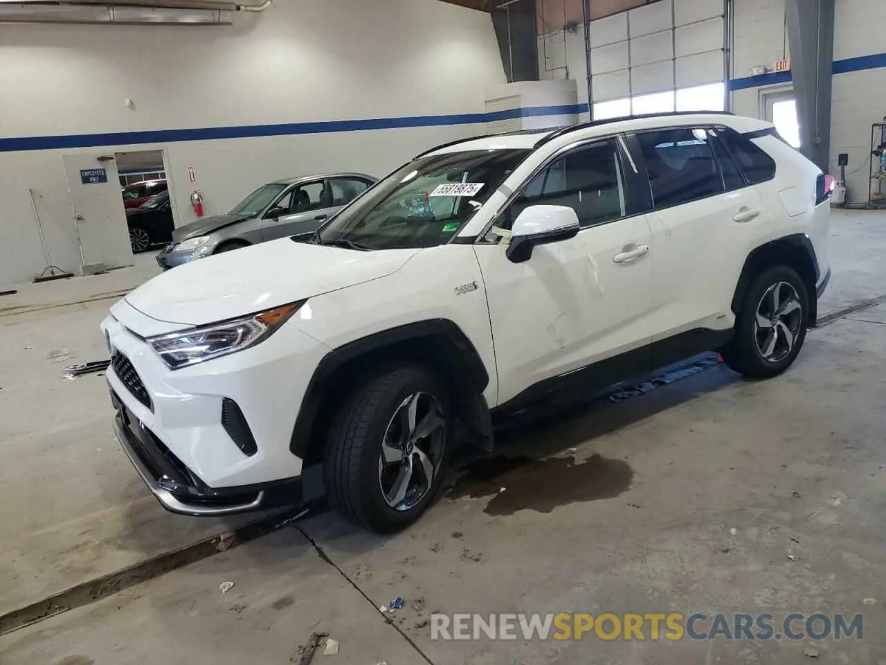1 Photograph of a damaged car JTMAB3FV0MD032710 TOYOTA RAV4 2021