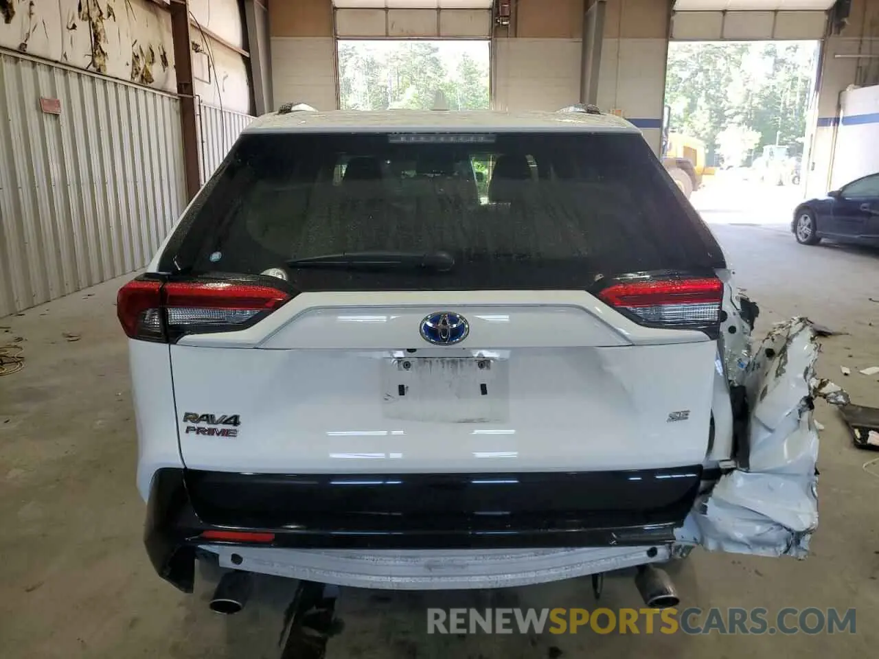 6 Photograph of a damaged car JTMAB3FV0MD032710 TOYOTA RAV4 2021