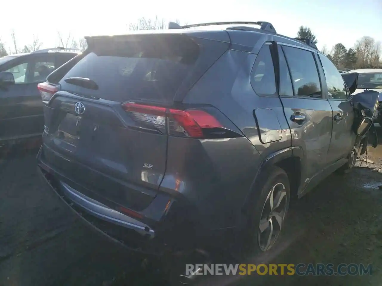 4 Photograph of a damaged car JTMAB3FV1MD025281 TOYOTA RAV4 2021