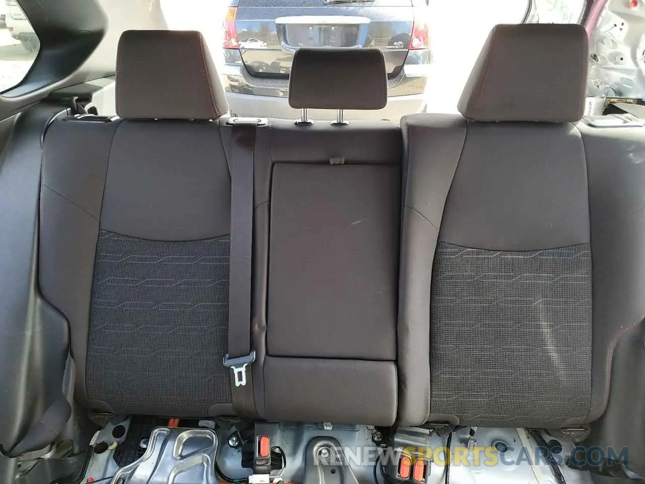 10 Photograph of a damaged car JTMAB3FV1MD040525 TOYOTA RAV4 2021