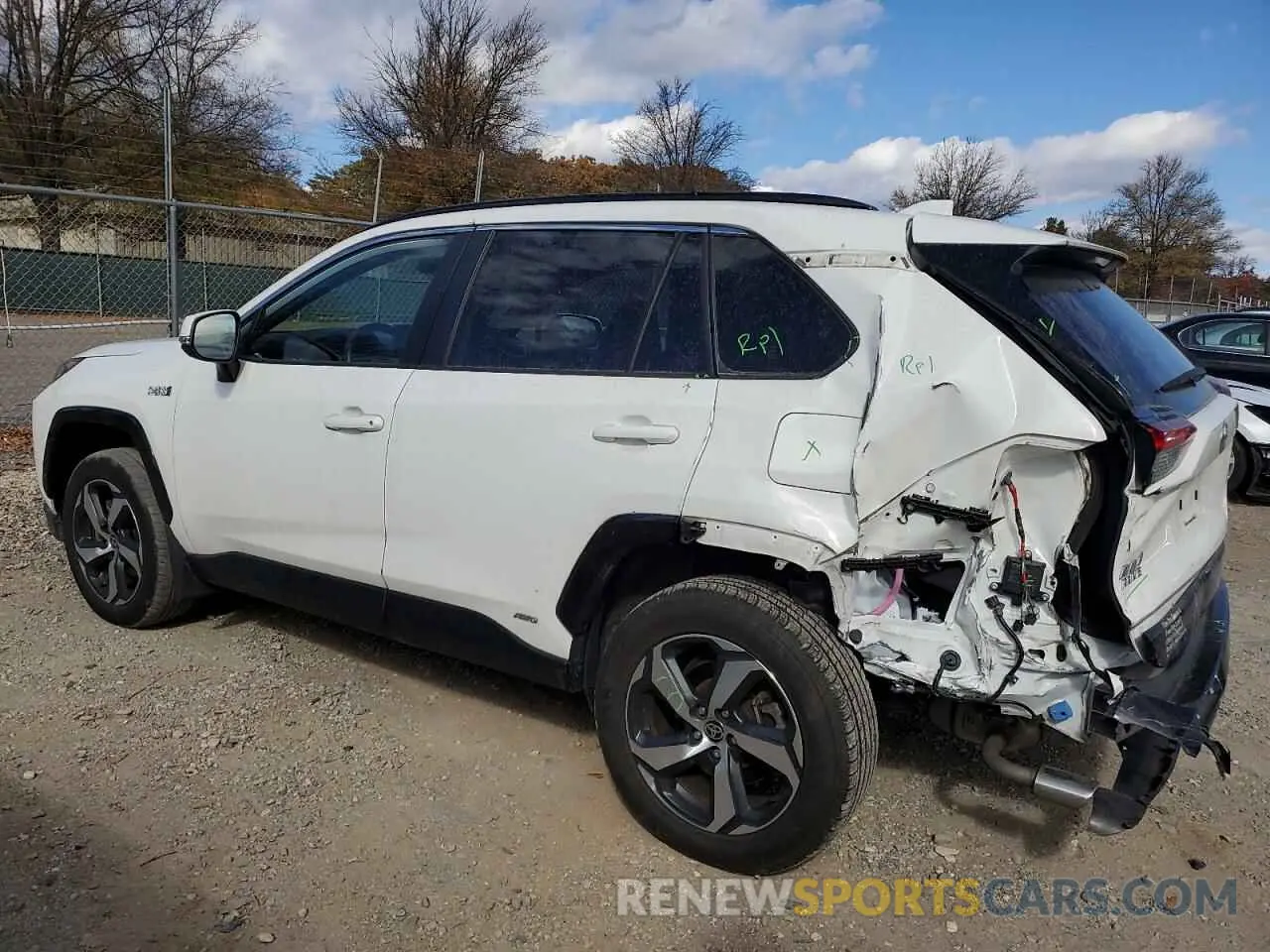 2 Photograph of a damaged car JTMAB3FV1MD040525 TOYOTA RAV4 2021