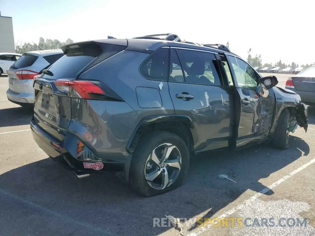 3 Photograph of a damaged car JTMAB3FV2MD060198 TOYOTA RAV4 2021