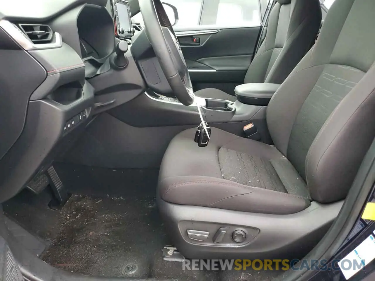 7 Photograph of a damaged car JTMAB3FV3MD060551 TOYOTA RAV4 2021