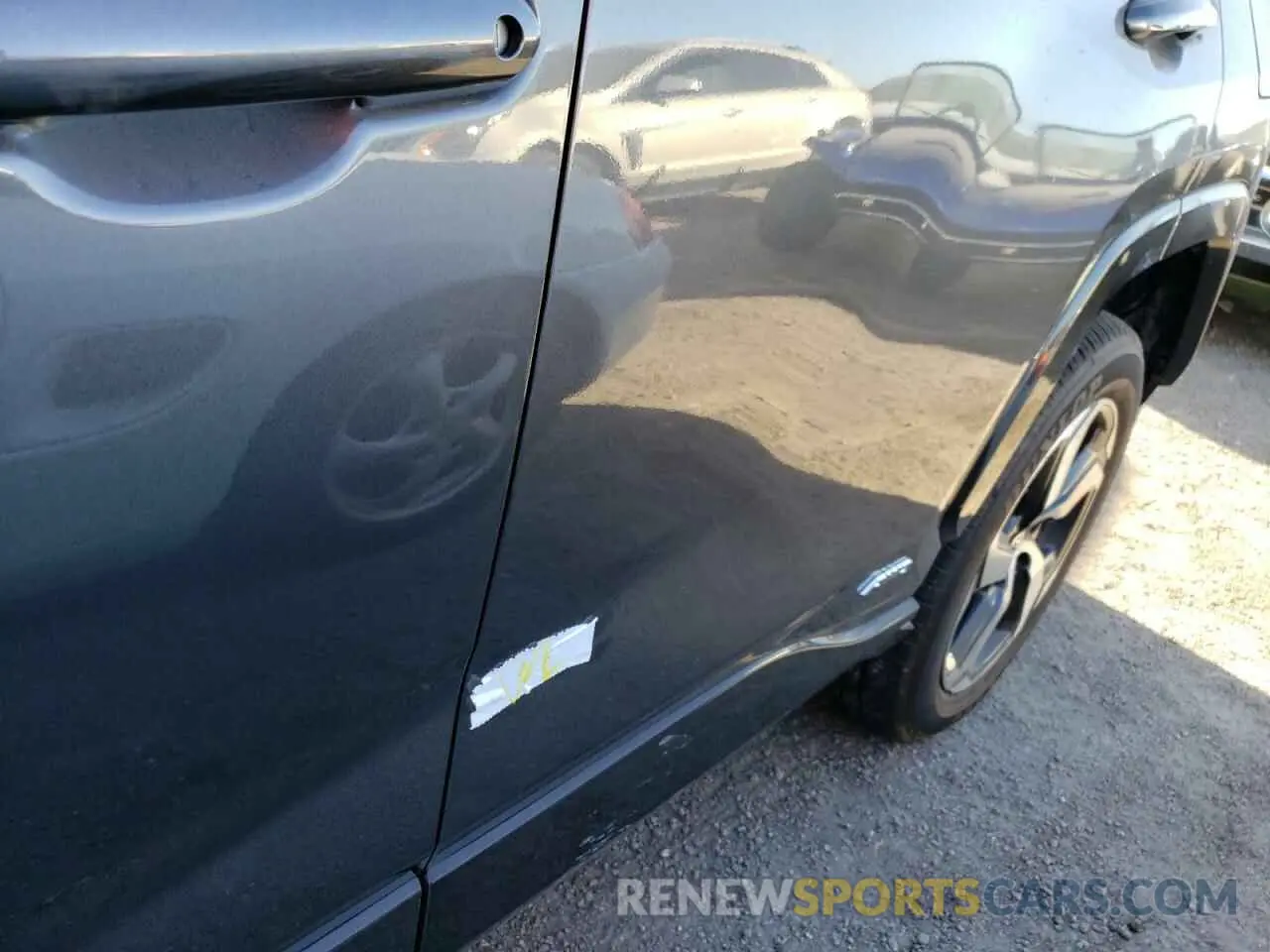 9 Photograph of a damaged car JTMAB3FV3MD063868 TOYOTA RAV4 2021