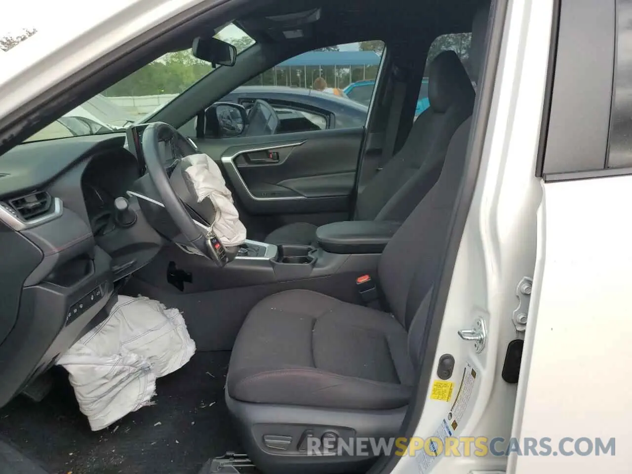 7 Photograph of a damaged car JTMAB3FV5MD020651 TOYOTA RAV4 2021