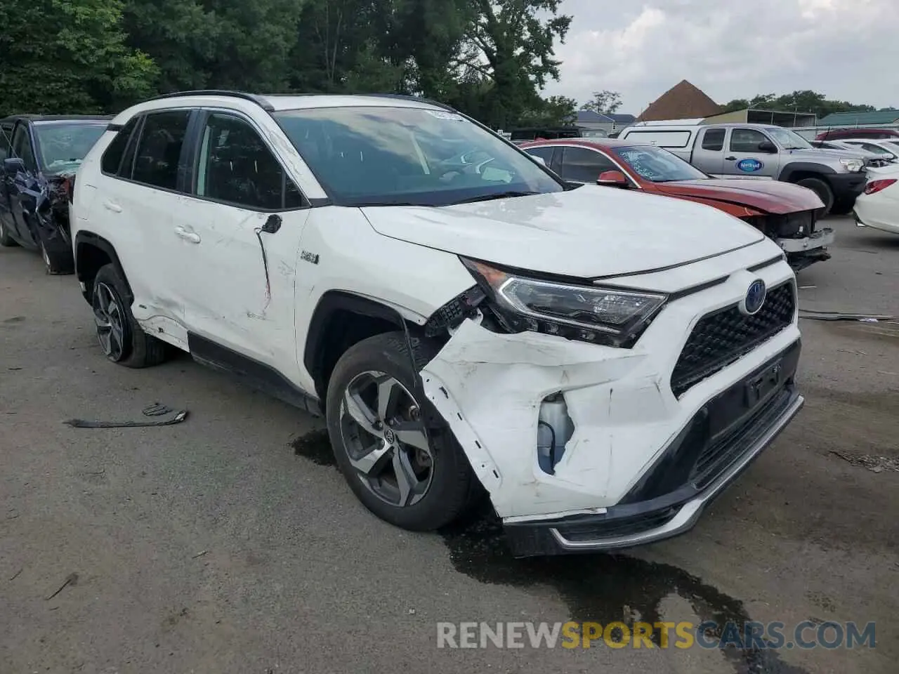 4 Photograph of a damaged car JTMAB3FV5MD053598 TOYOTA RAV4 2021