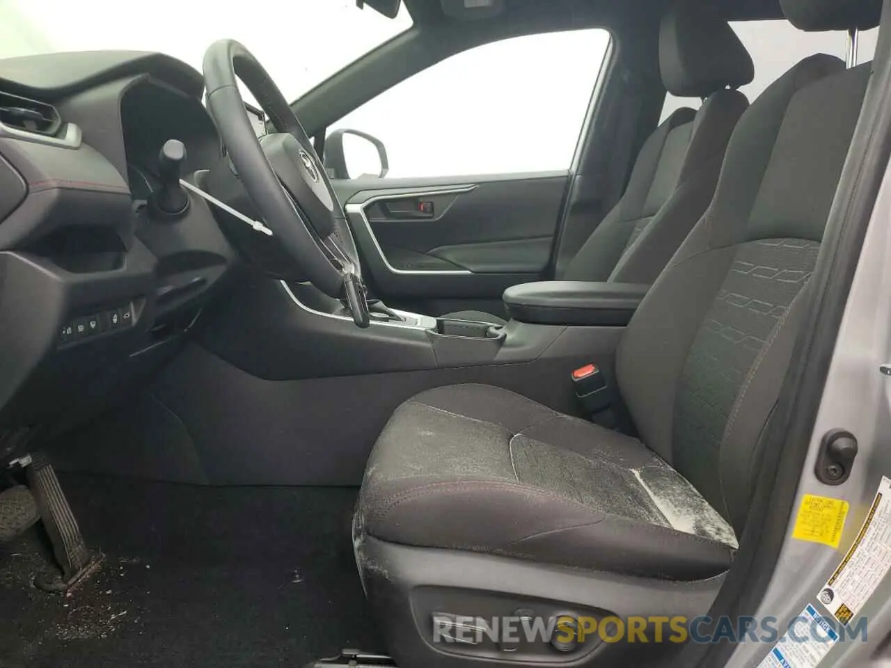 7 Photograph of a damaged car JTMAB3FV6MD035188 TOYOTA RAV4 2021